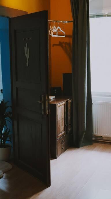 Sahara Studio With Shared Bathroom In City Centre Bratislava Dış mekan fotoğraf