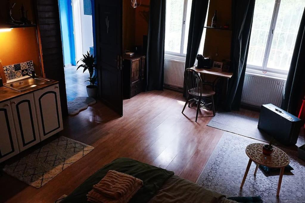 Sahara Studio With Shared Bathroom In City Centre Bratislava Dış mekan fotoğraf